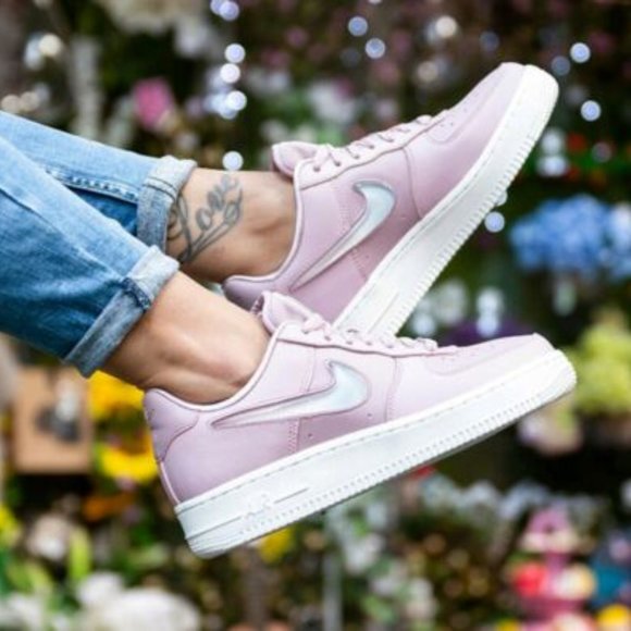 Nike Shoes - Nike Air Force 1 Premium SE